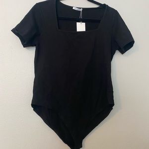 Short sleeve black body suit